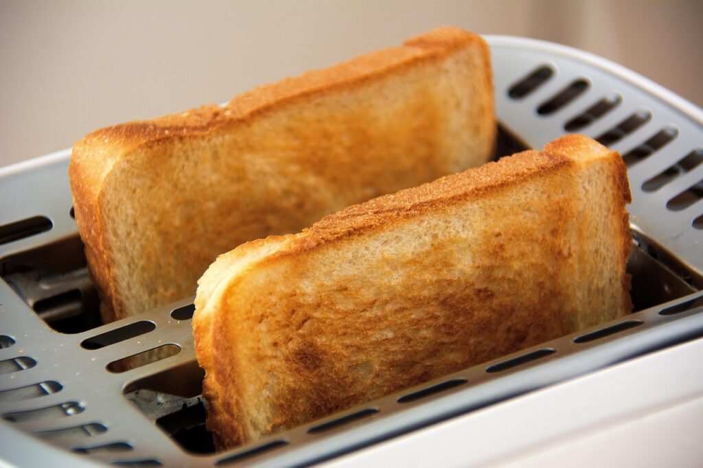 セルフサービスで朝食を準備するイメージ